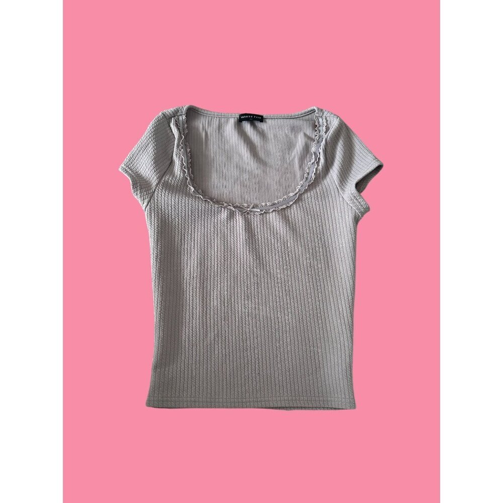 WHITE FOX Gray Bow Scoopneck T Shirt Size Small